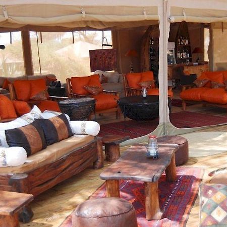 Elephant Bedroom Camp Archers Post Exterior foto